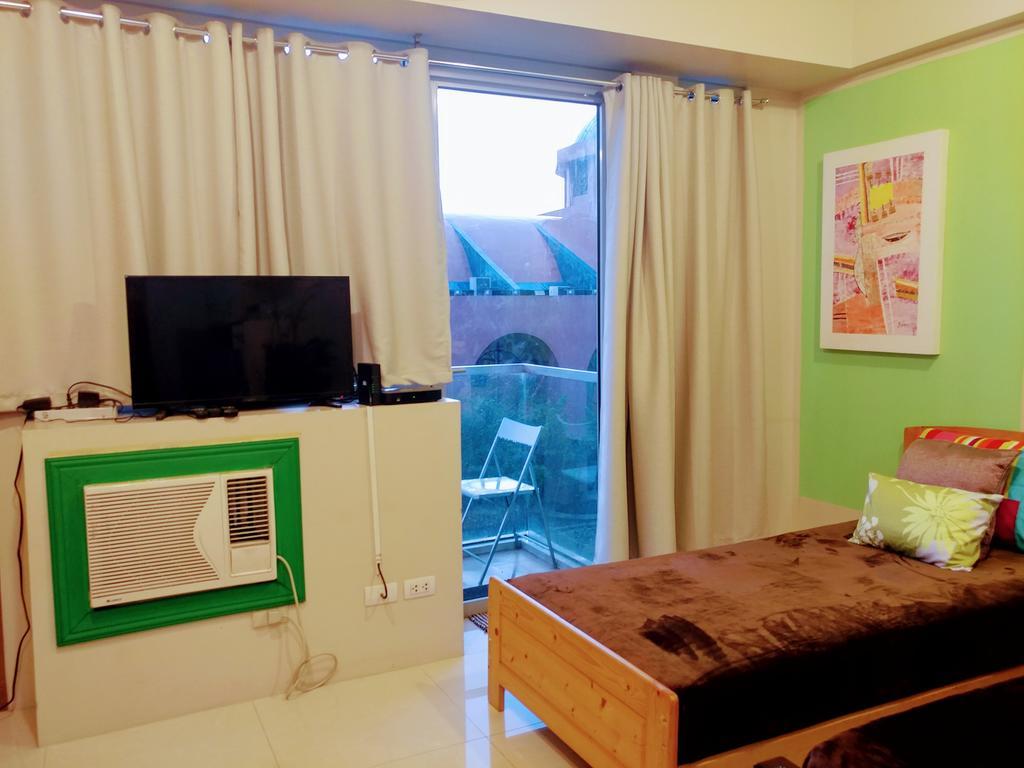 One Palm Tree Villas By Mary Manila Exterior photo